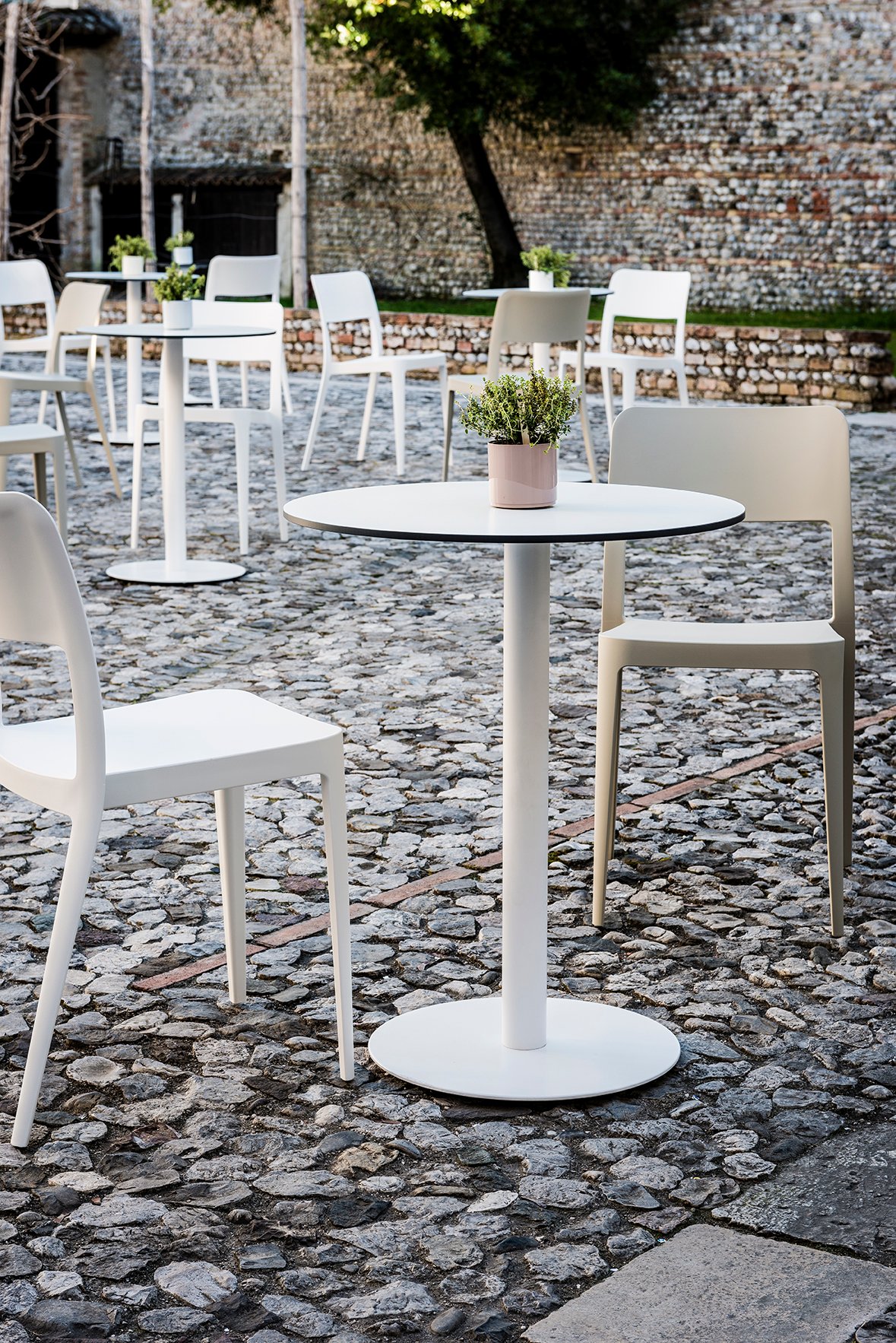 MIDJ_Smart_bistrot_table_Nenè_chair