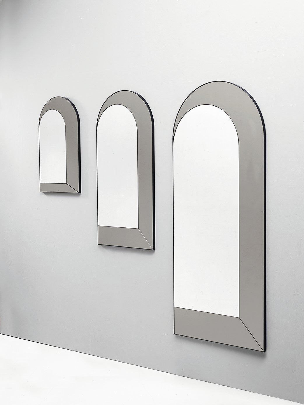 MIDJ_Peek_mirror