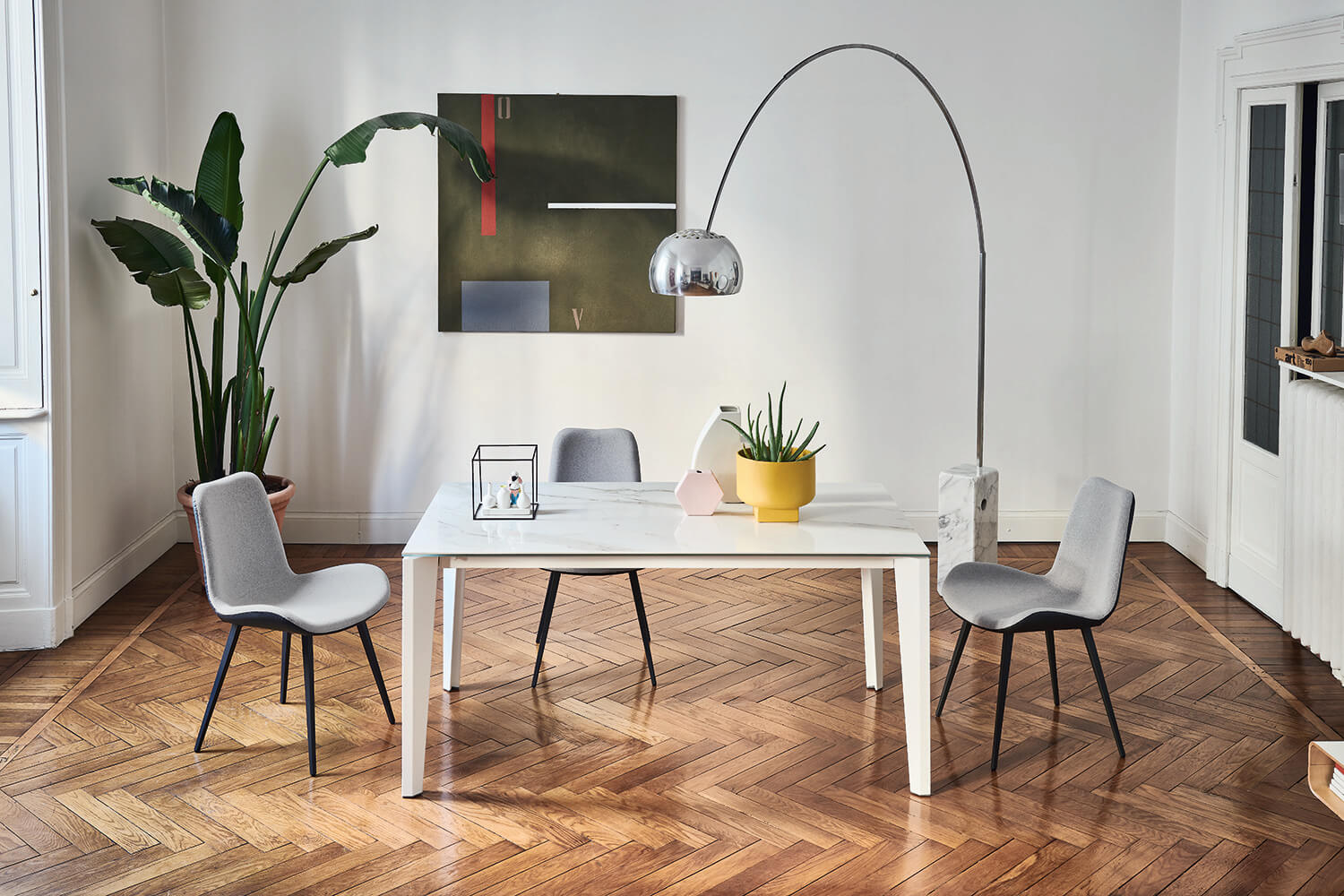 Dalia chair in grey