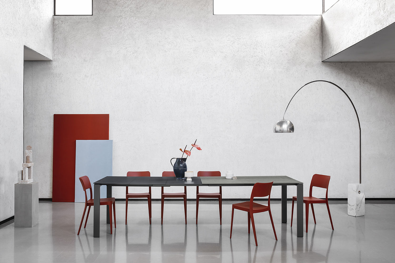 MIDJ__Badù_table_Nené_chairs.jpg
