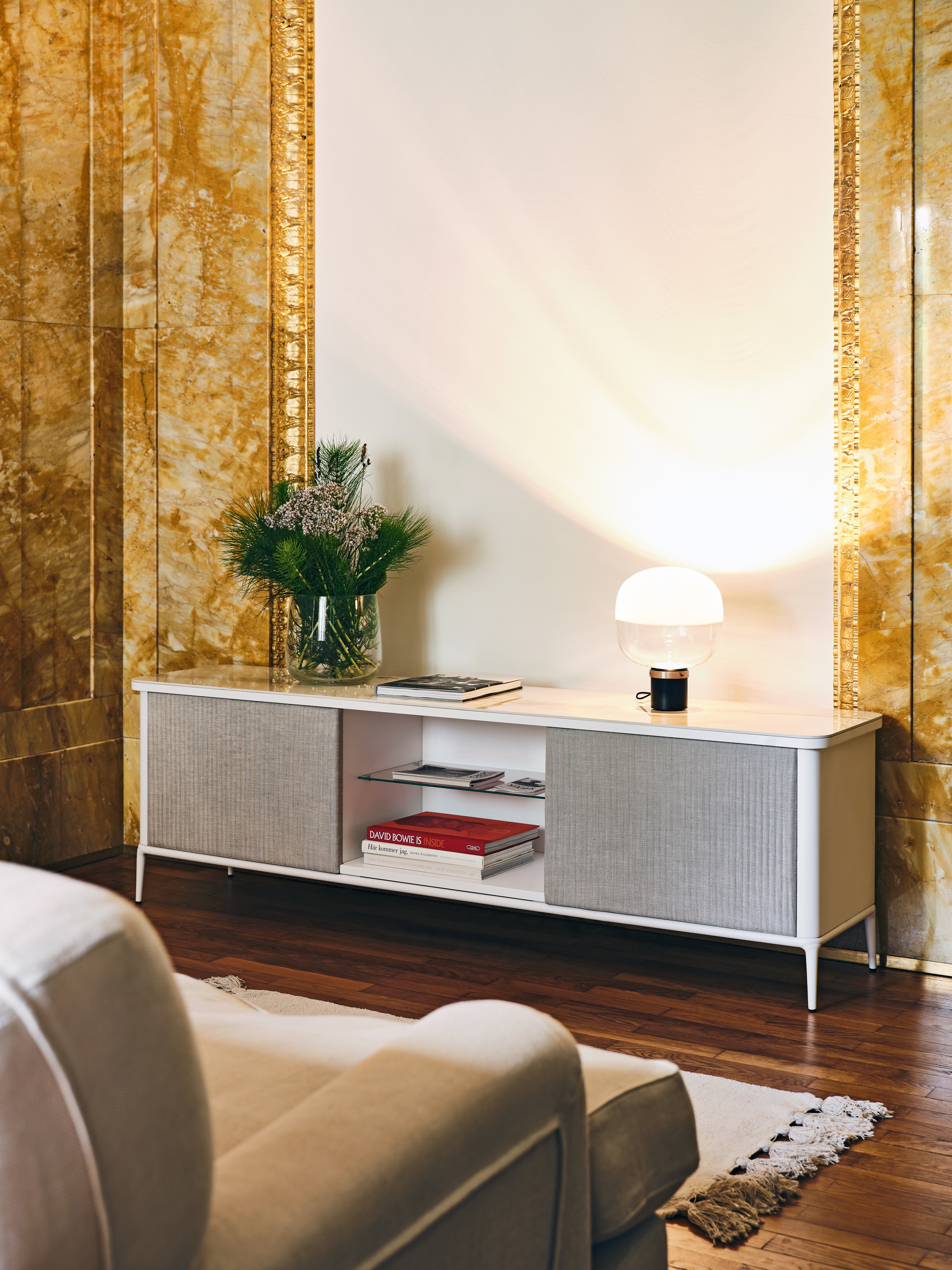 MIDJ_Ghost_lamp_Lea_sideboard