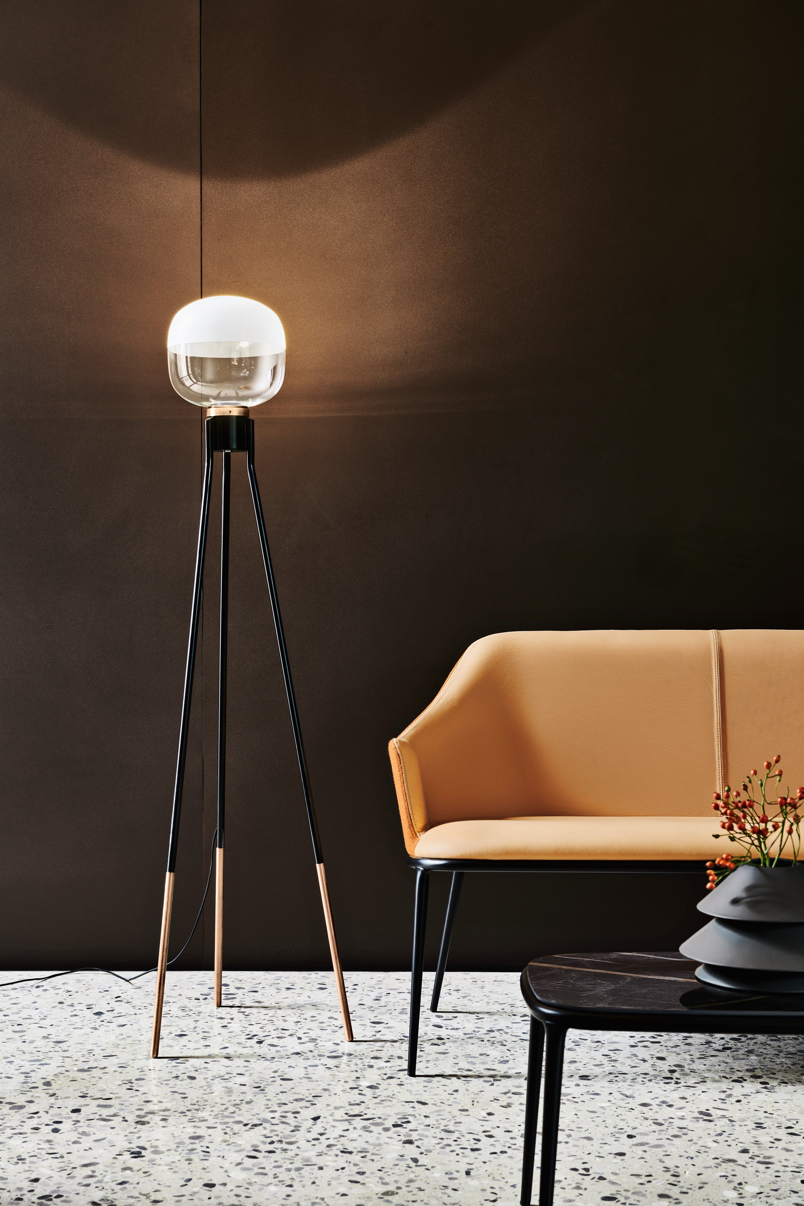 MIDJ_Ghost_lamp_Lea_sofa_Lea_coffee table