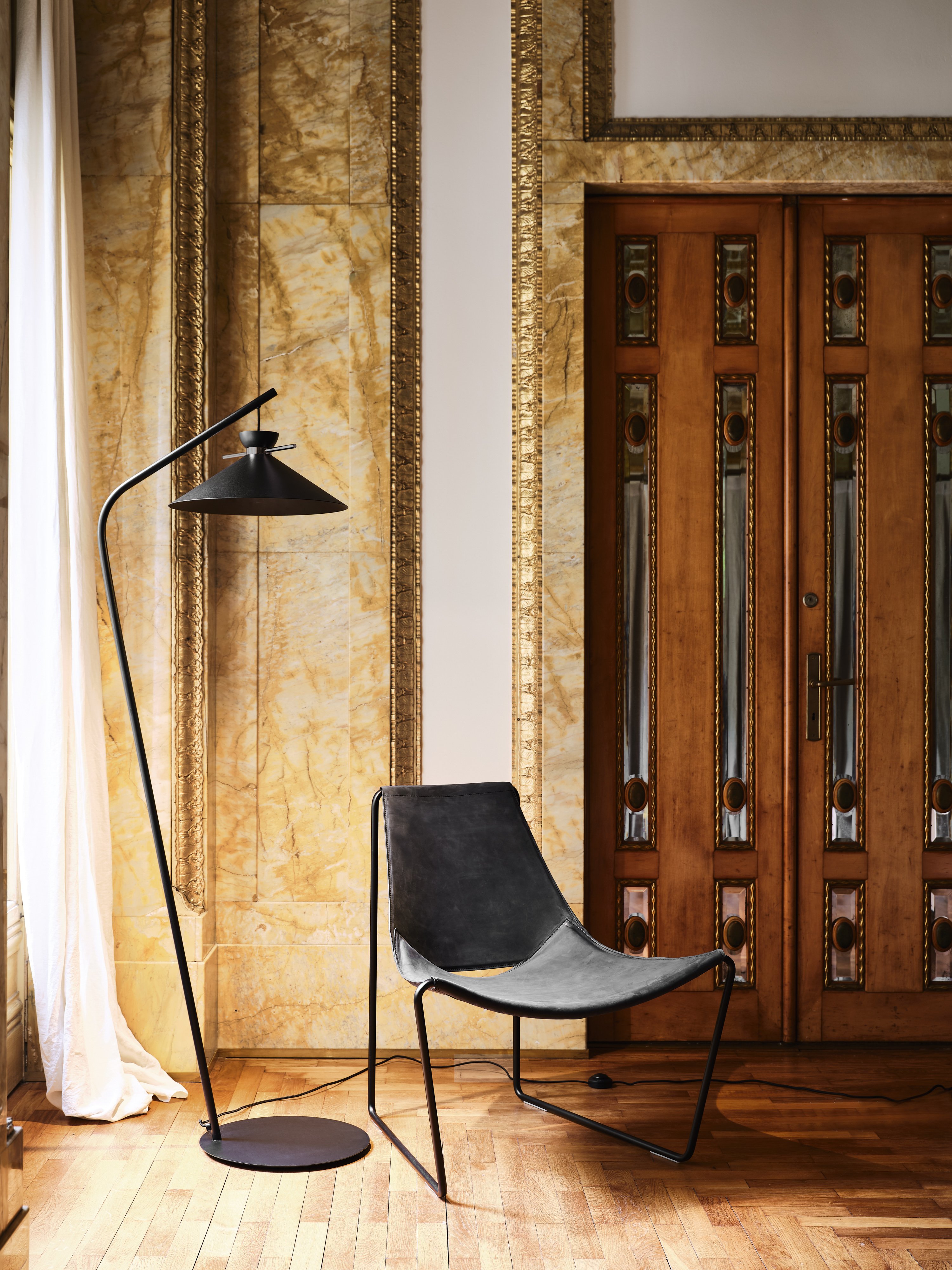 MIDJ_Japan_lamp_Apelle_chair