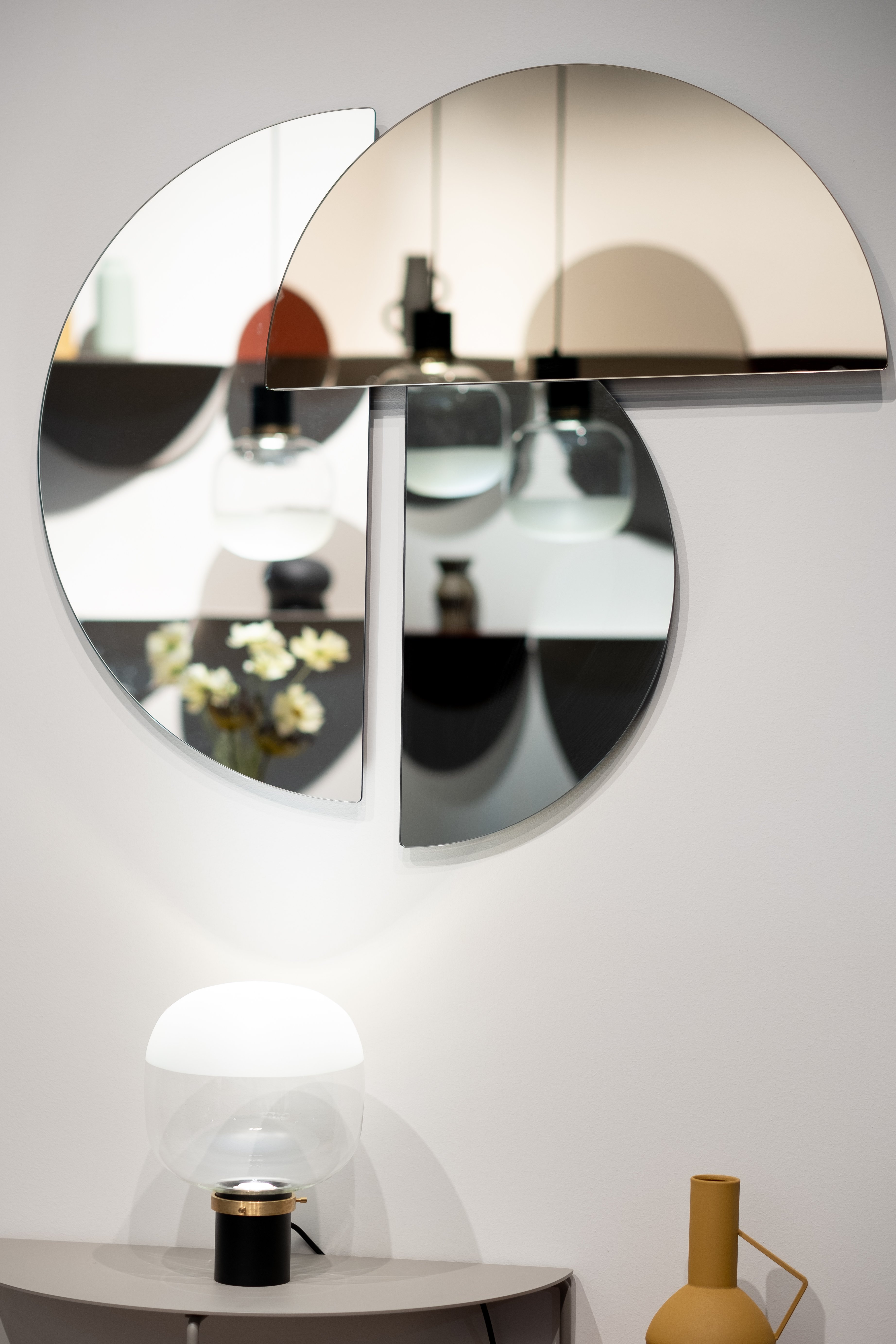 hoodi-mirrors-midj