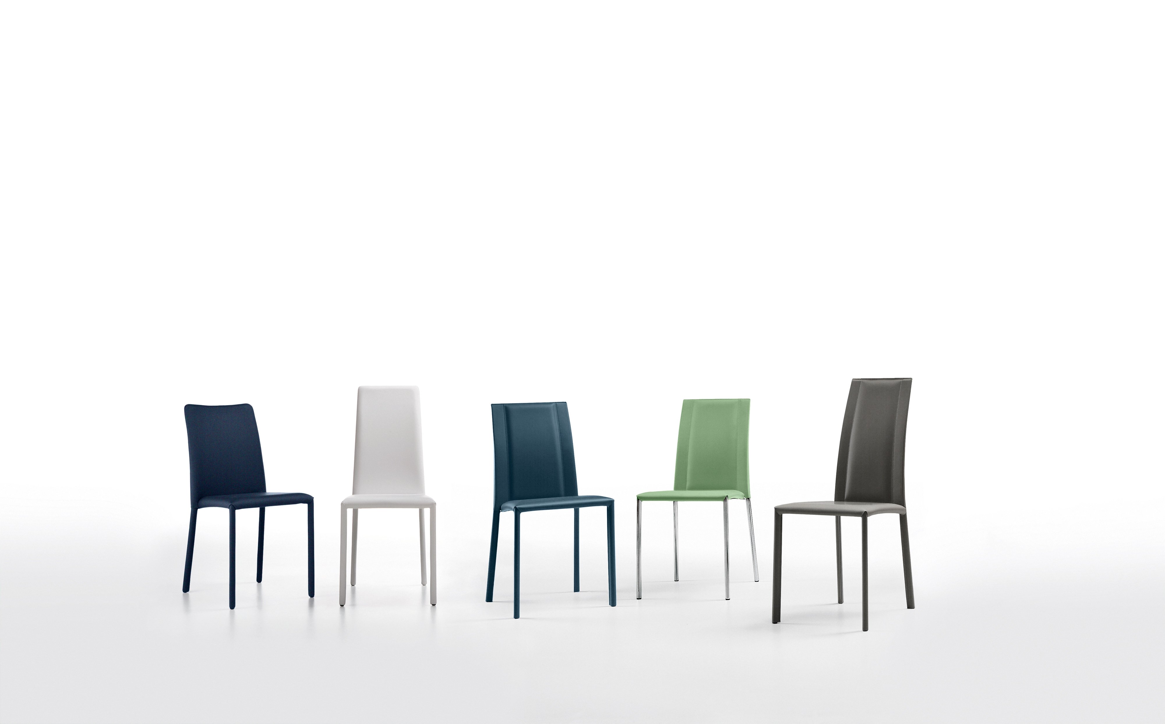 MIDJ_Silvy_chairs