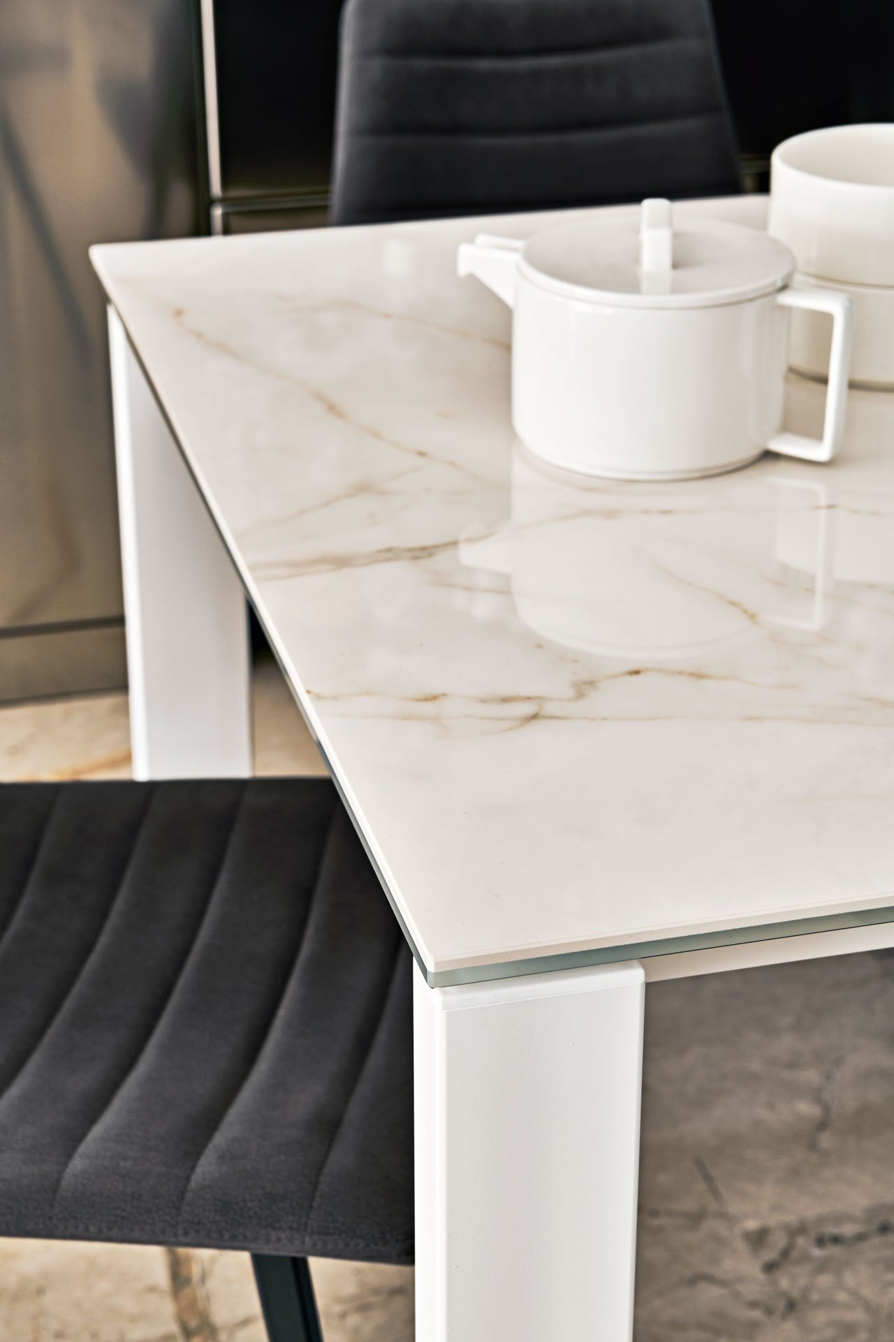 MIDJ_Badù_table_Cover_chair.jpeg