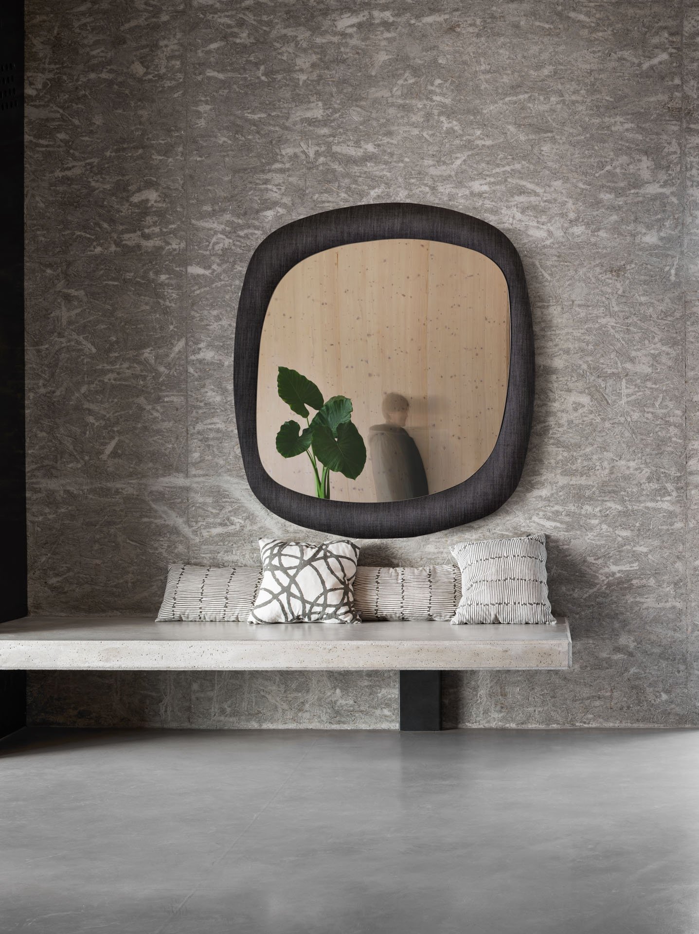 MIDJ_Bold_H120_mirror (2)