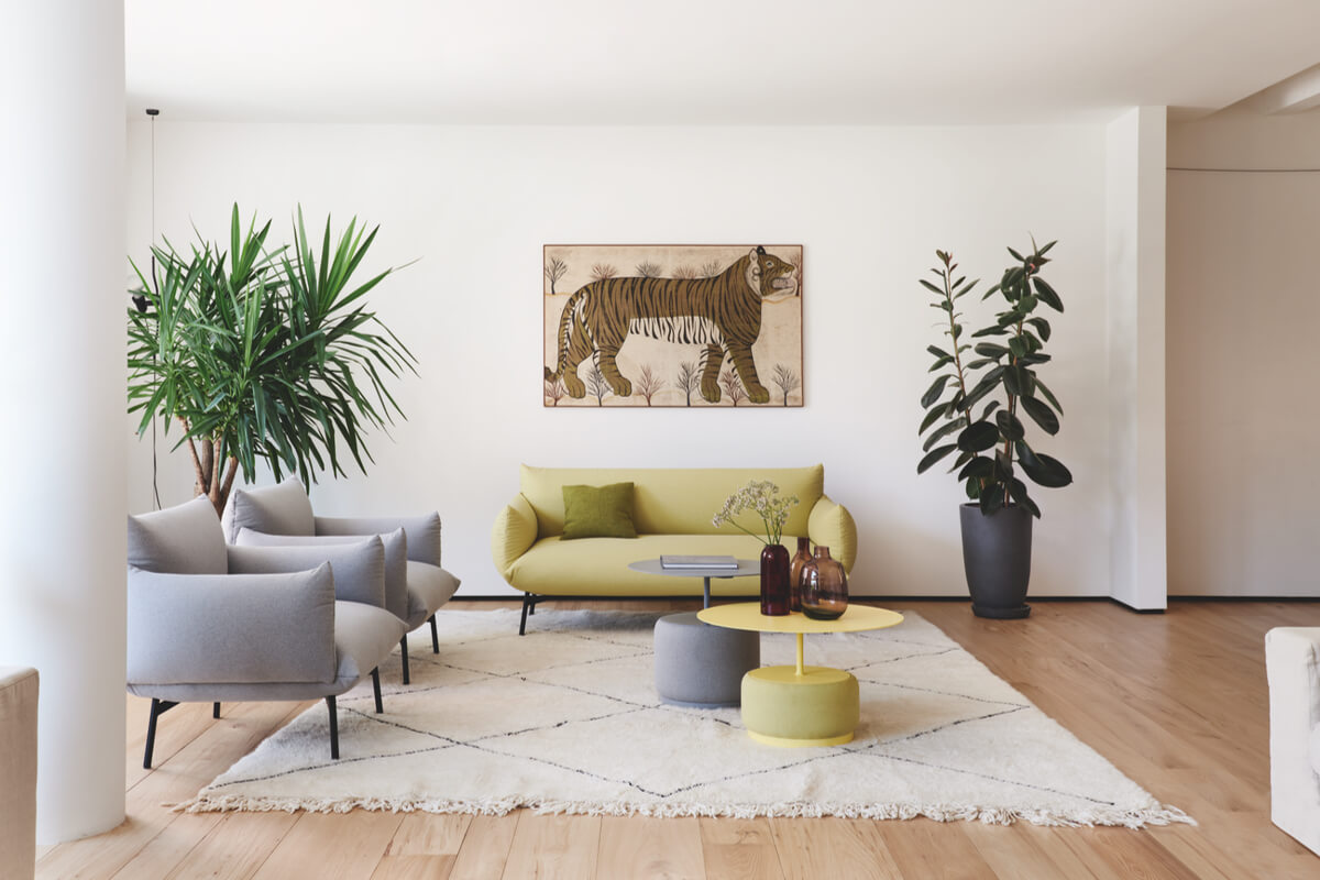 Apartment Decor in Pastel Color Palette by Interno - InteriorZine