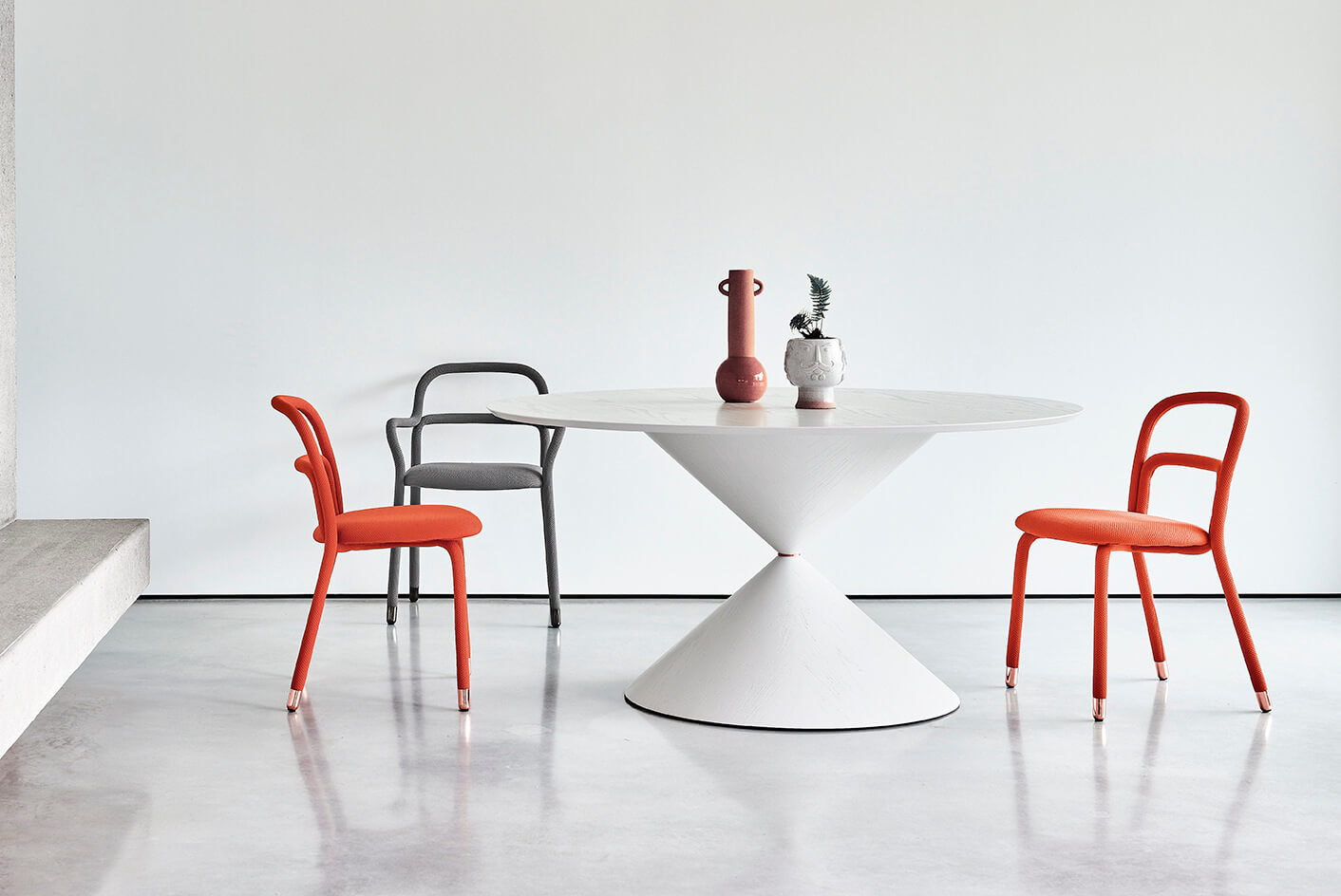 The Clessidra table is the third classified of the Edward Heinsohn Design Award 2019