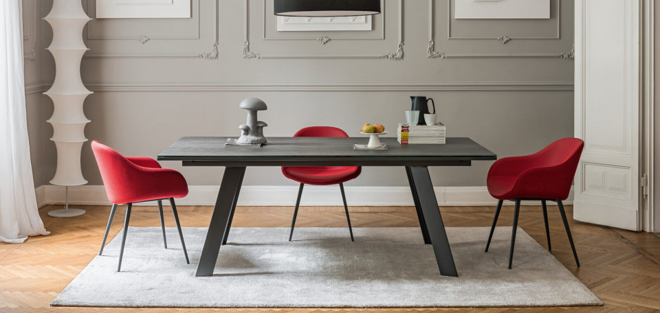 Alexander extendable table with gray metal legs and top in charcoal savoia crystalceramic