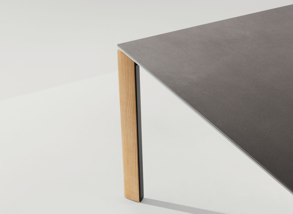 Blade table by MIDJ