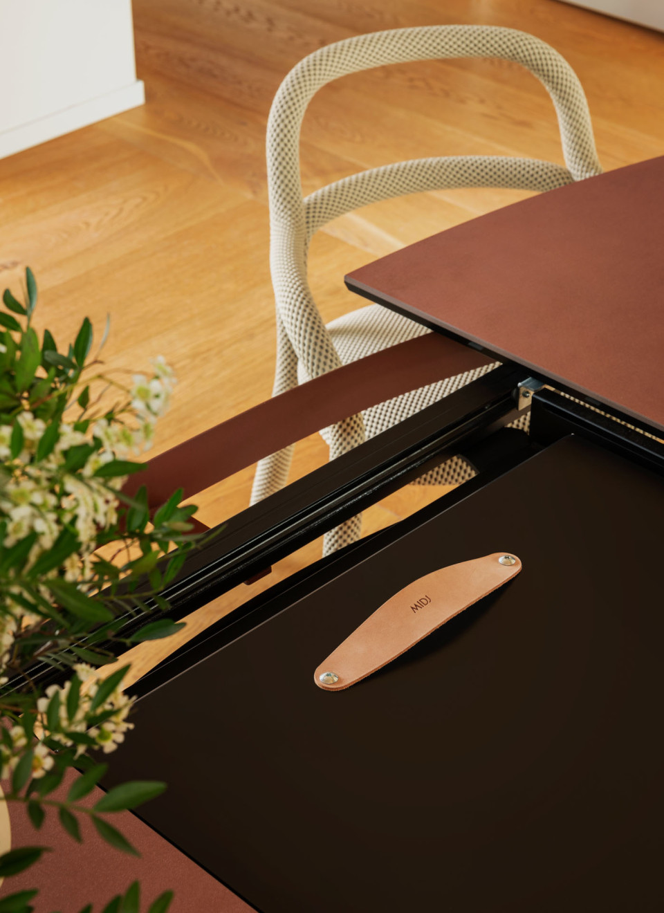 Sesamo table collection MIDJ