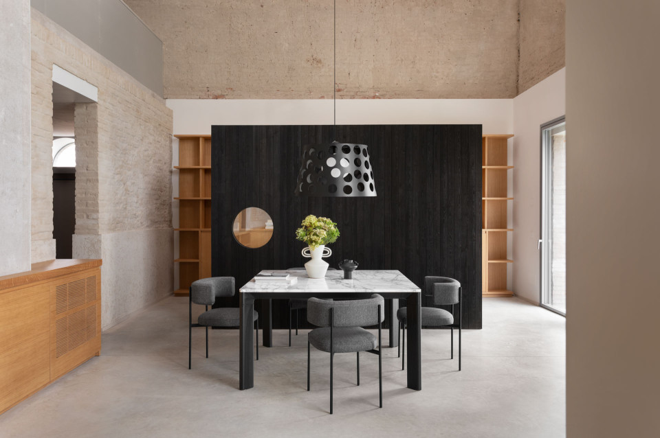 Amelie armchair in fabric design by Roberto Paoli for Midj