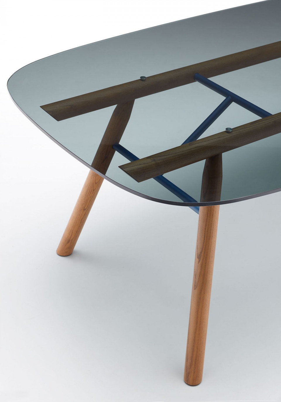 Suite table by MIDJ