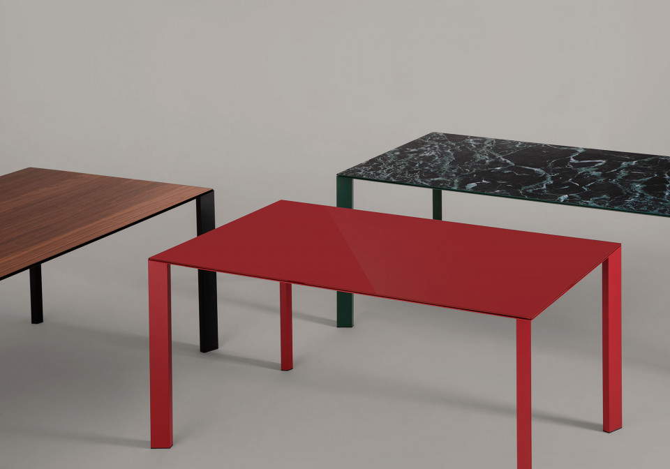 Collezione tavoli Akashi design Paolo Vernier