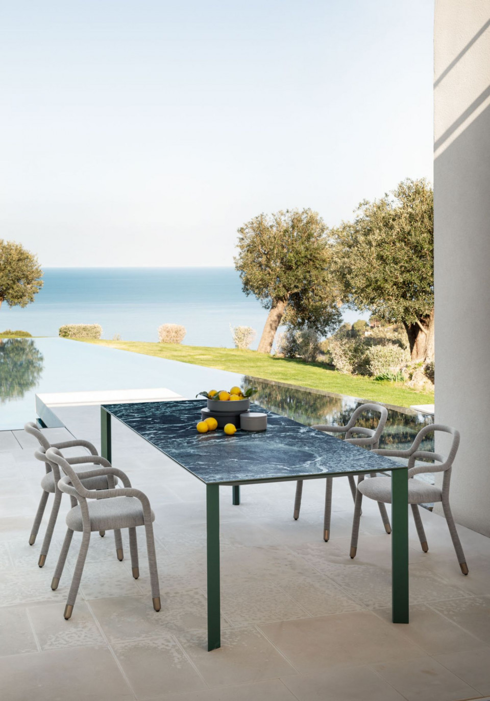 Akashi table collection design Paolo Vernier