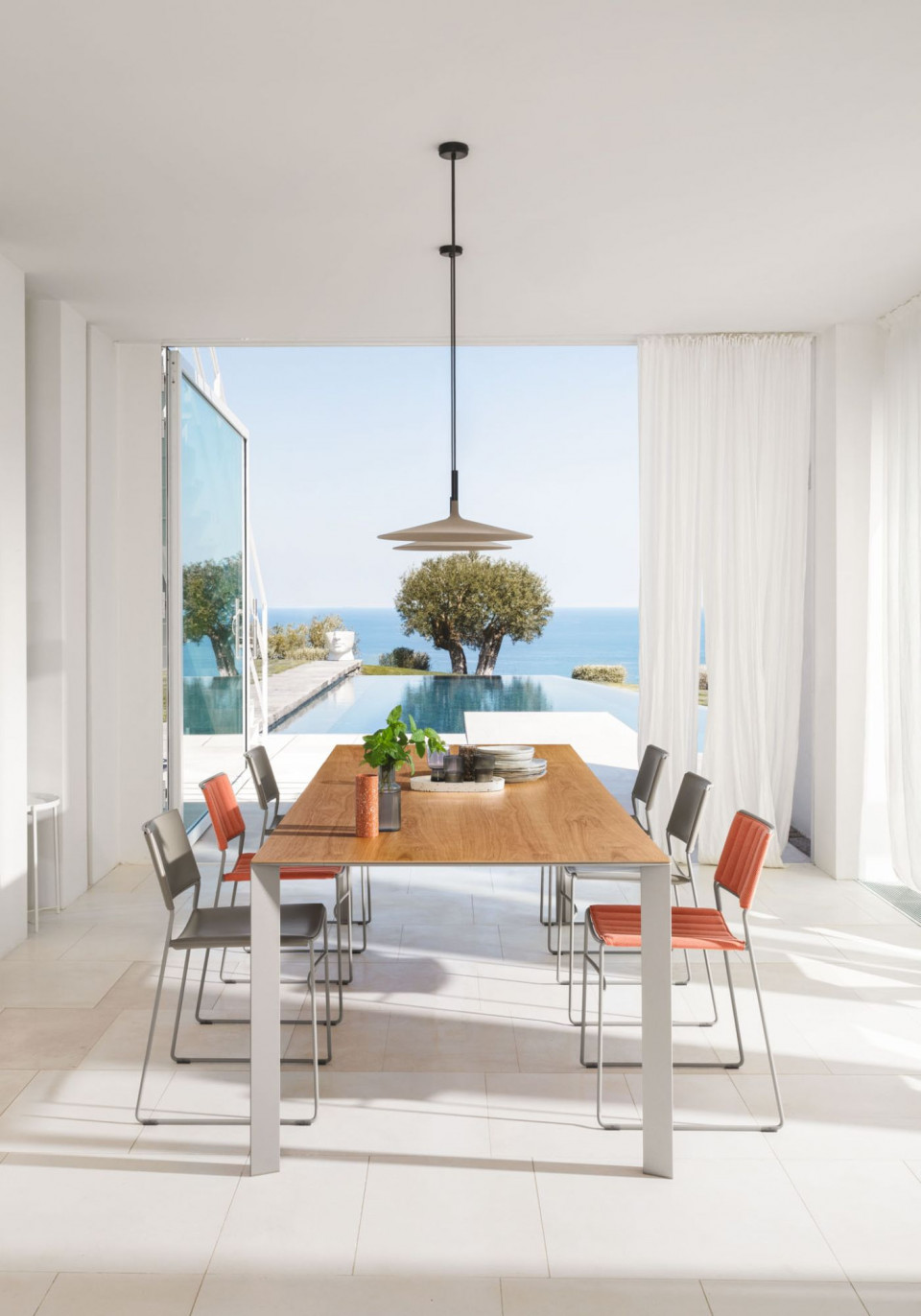 Akashi table collection design Paolo Vernier