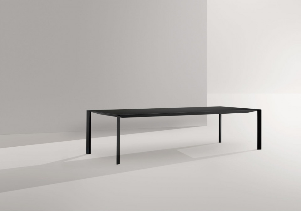 Akashi table collection design Paolo Vernier