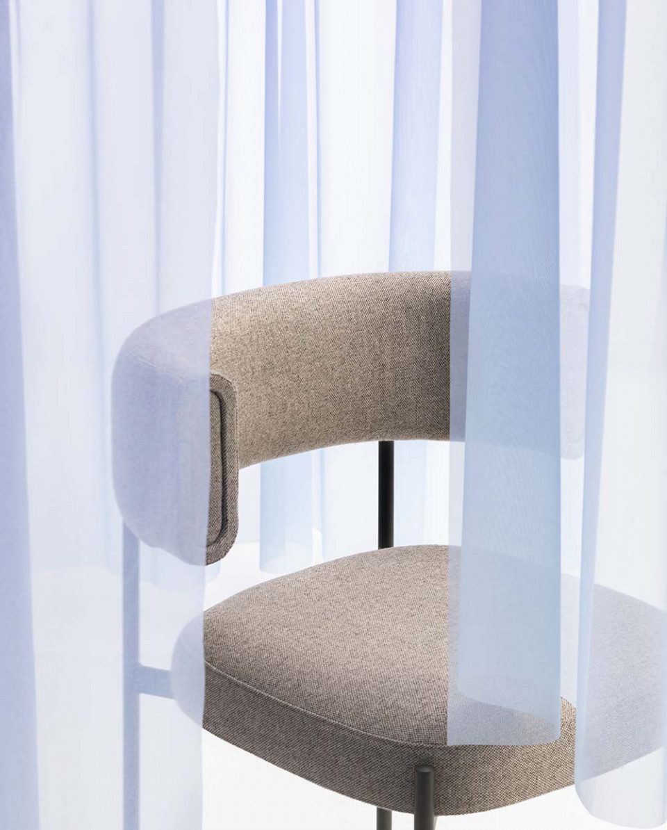 Amelie chair in grey fabric design by Roberto Paoli for Midj