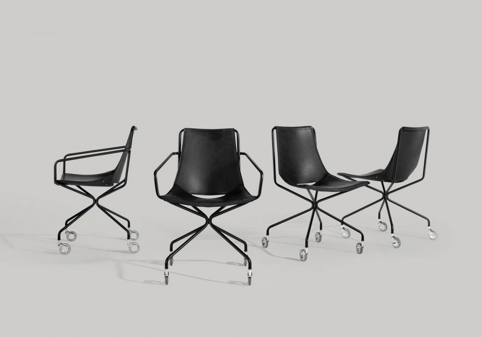 Apelle design chair on wheels, in black