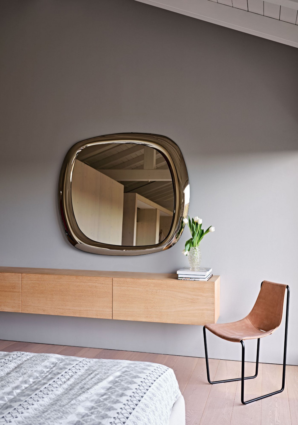 Bold mirror H120 by Midj designed Andrea Lucatelllo