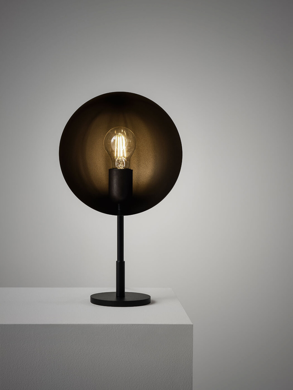 Charlotte table lamp in black metal