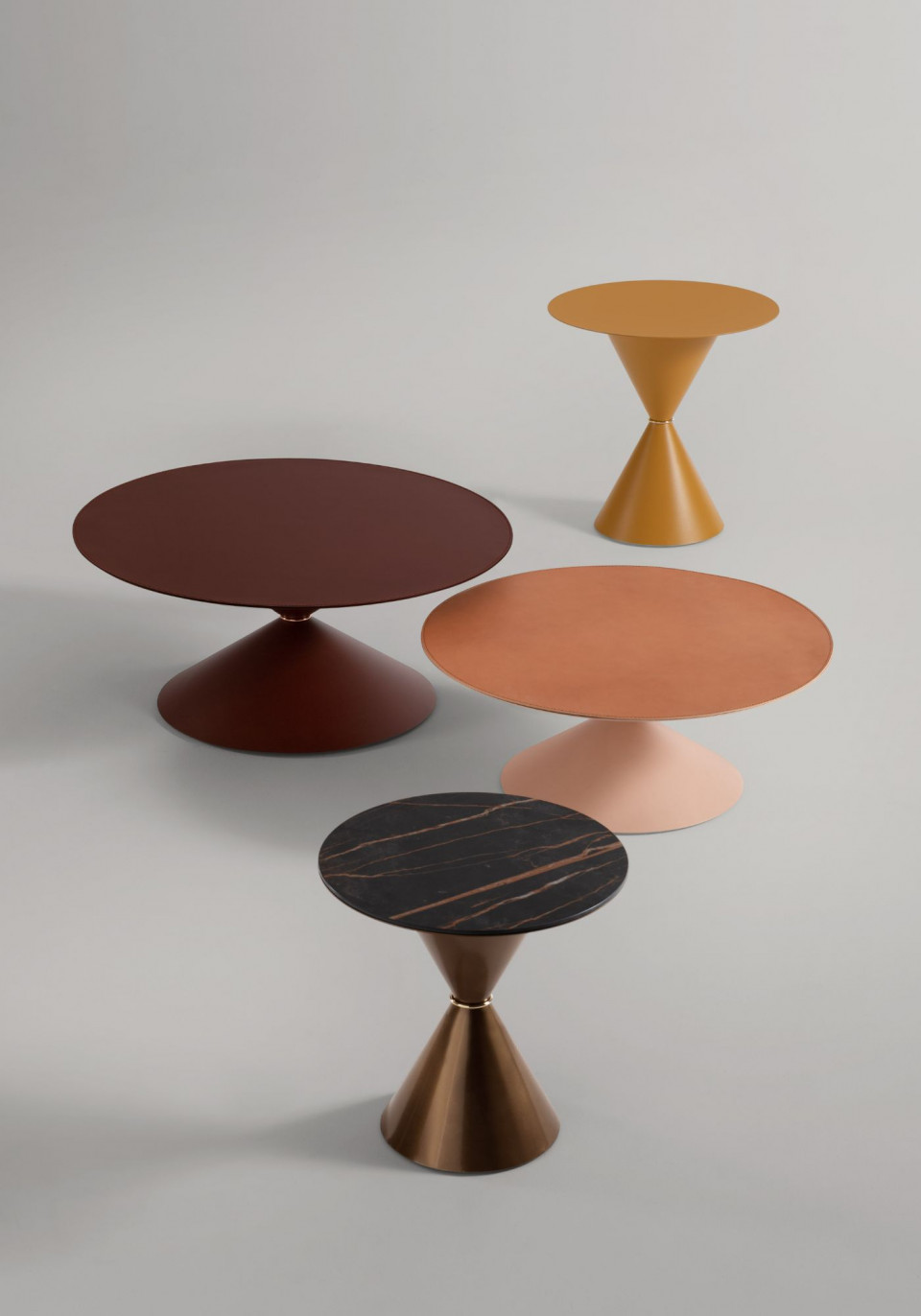 Clessidra coffee table designed by Paolo Vernier for Midj