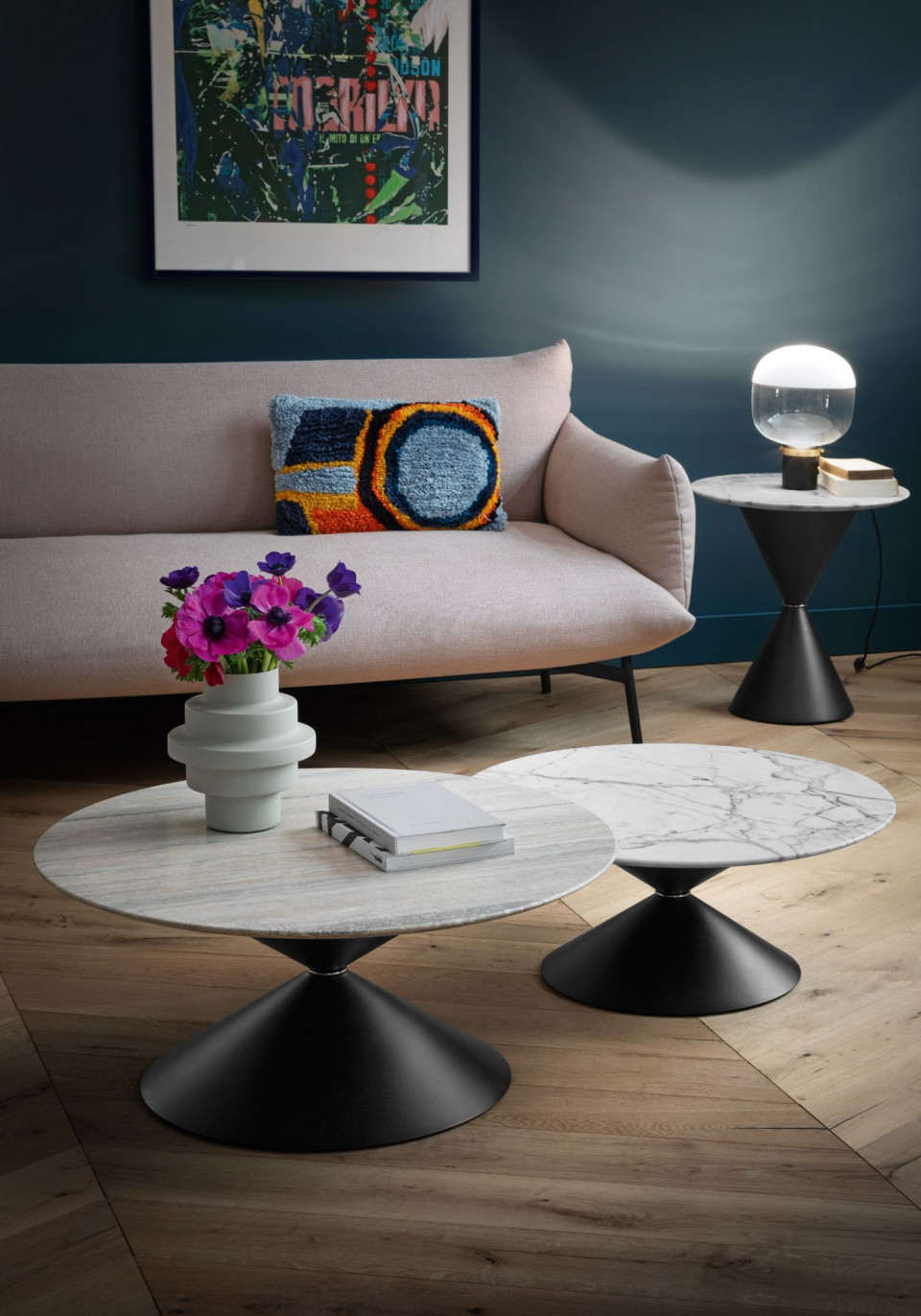 Clessidra coffee table designed by Paolo Vernier for Midj