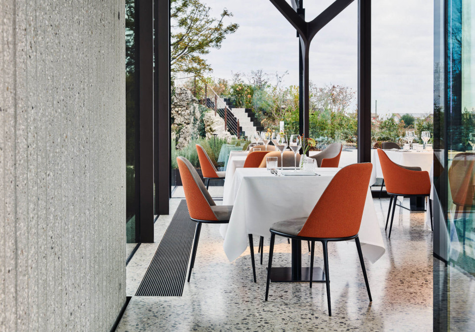 Lea restaurant chair
