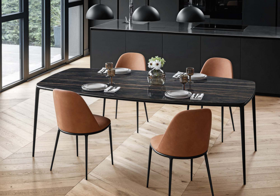 Table Lea aver plateau en ceramic effect marbre noir desir