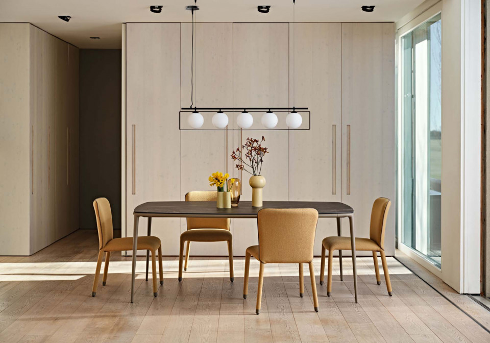 Table Lea aver plateau en ceramic effect marbre noir desir