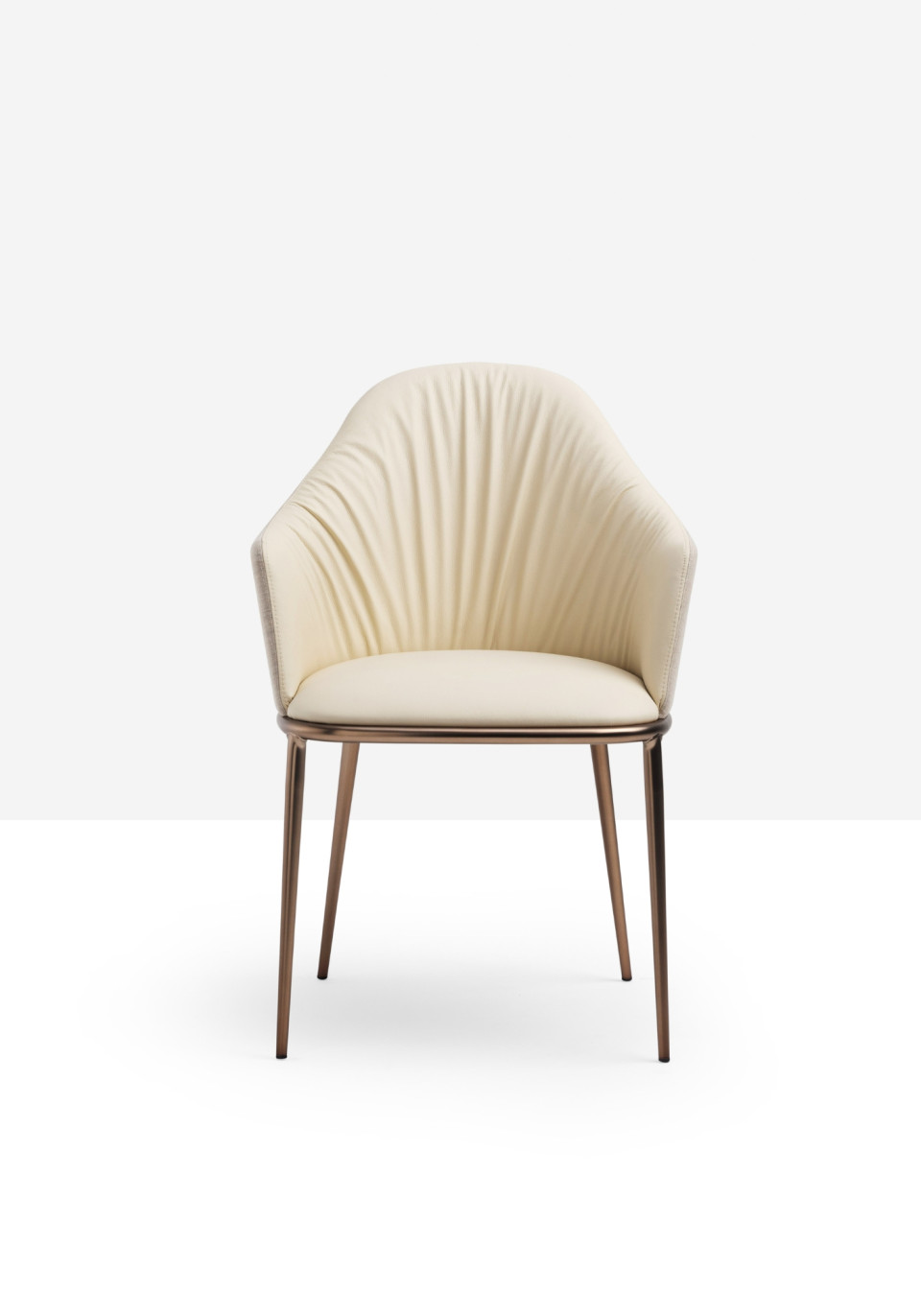 Lea Deluxe armchair by MIDJ