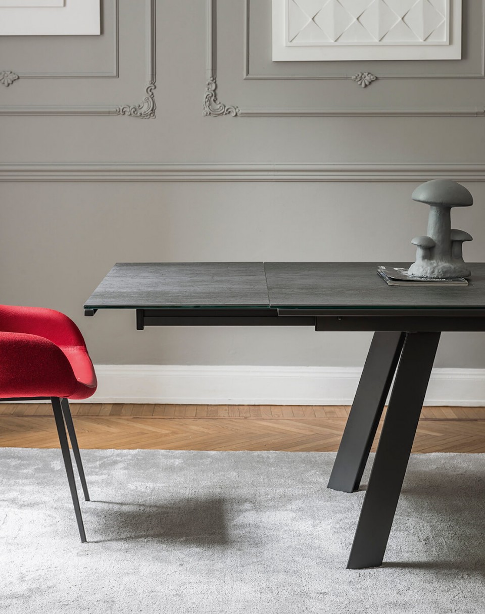 Alexander extendable table for kitchen by Midj