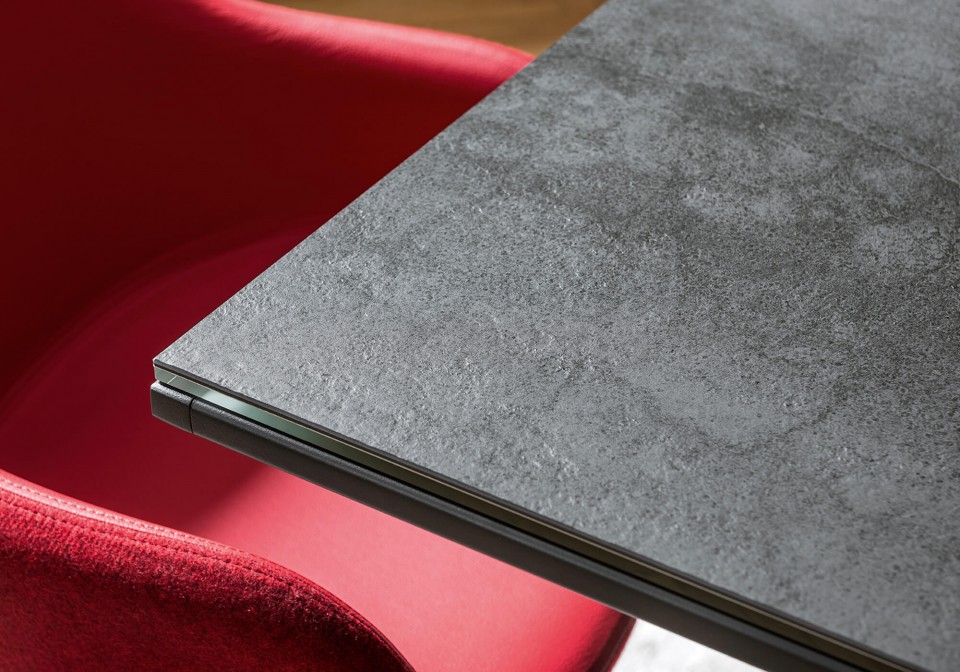 Alexander extendable table for living by Midj