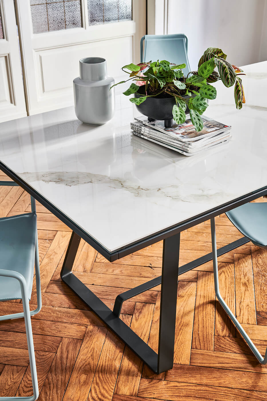 Midj Alfred modern design table