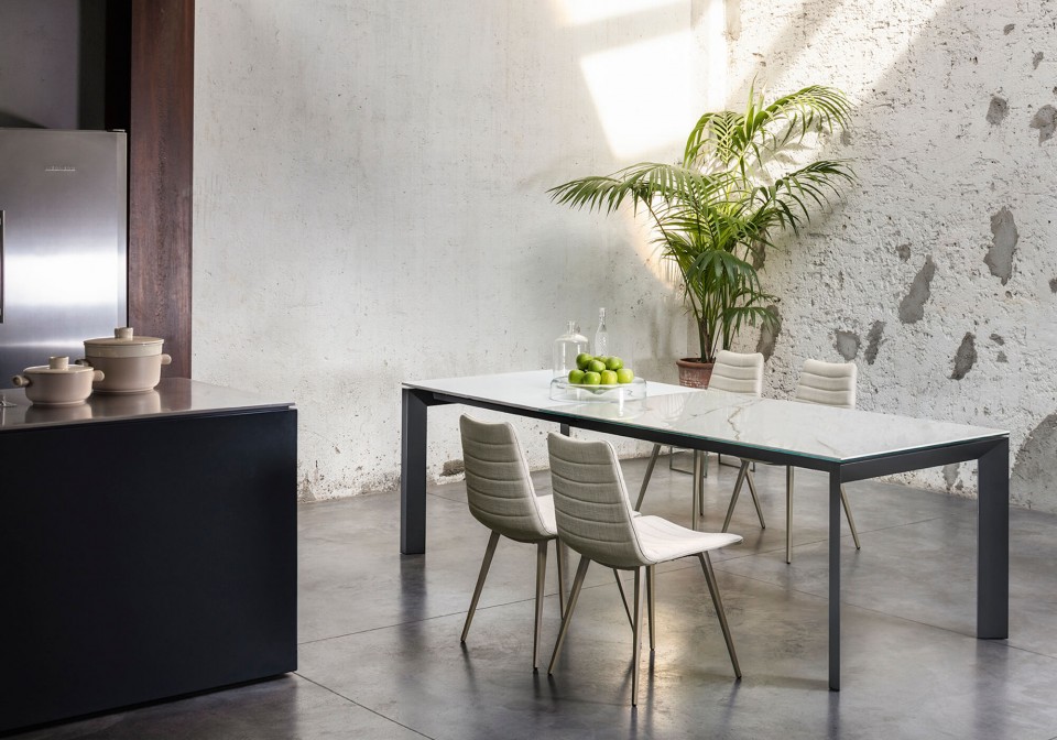 Apollo Midj extendable table made in Italy