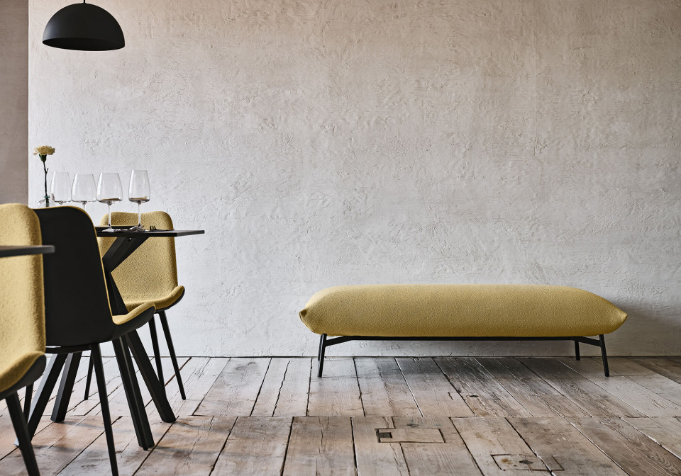 Area bench for two seats in yellow fabric