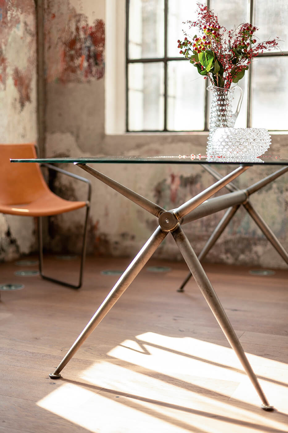 Brioso table vintage version is suitable for industrial decoration