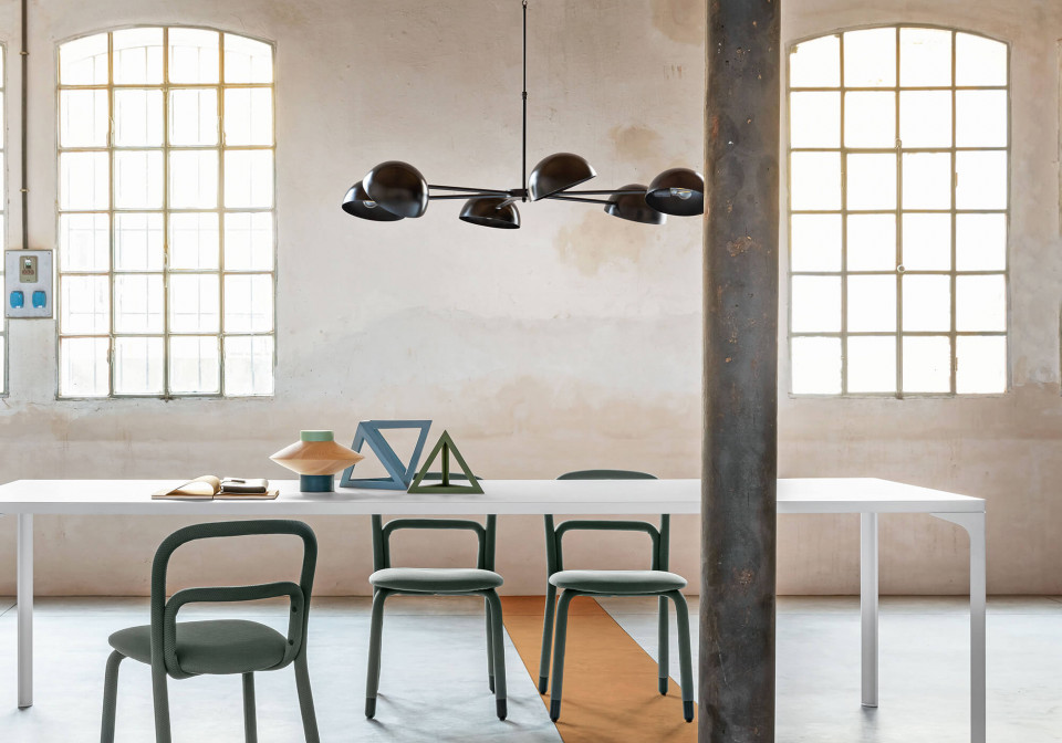 Charlotte six-arm chandelier in black metal