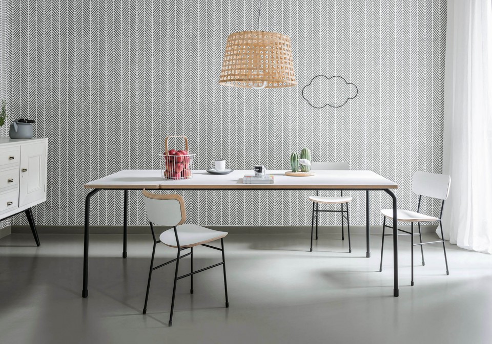 The Master table in its maximum extension can accommodate up to 10 seats
