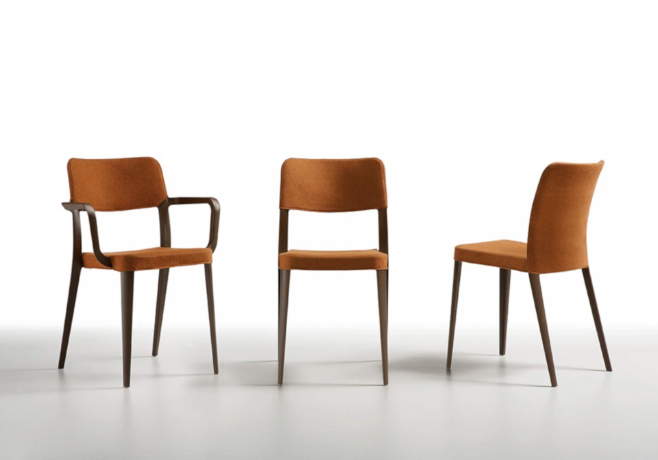 Nenè chair in brown polypropylene with brown fabric covering