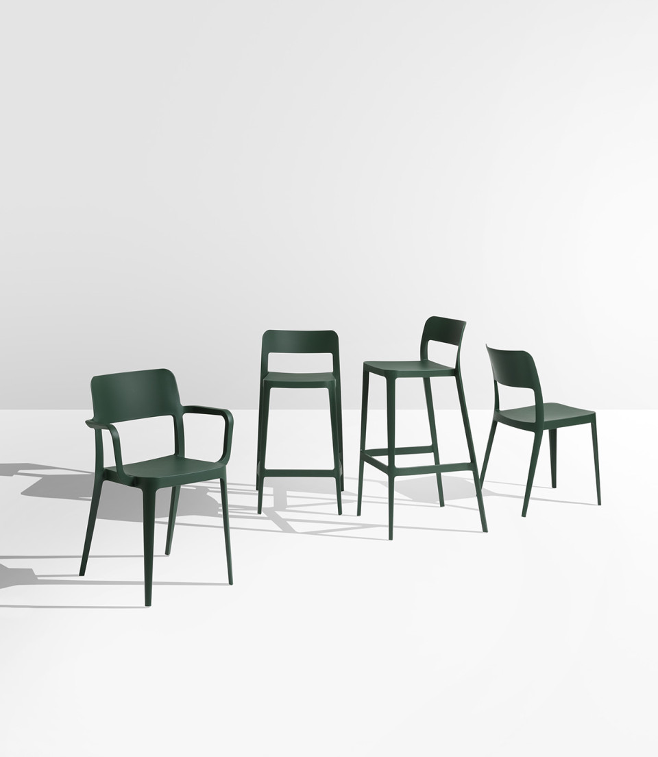 Nenè chairs in dark green