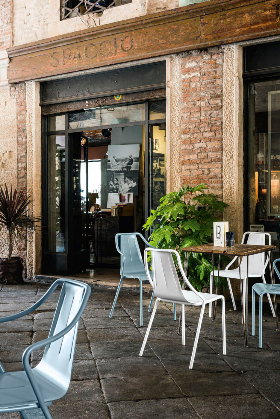 Ola chair collection by MIDJ