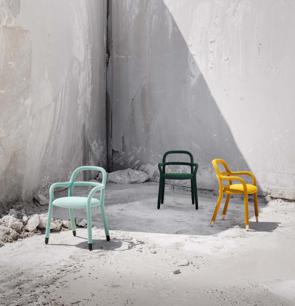 Fauteuil Pippi en tissu jaune, bleu et bleu claire