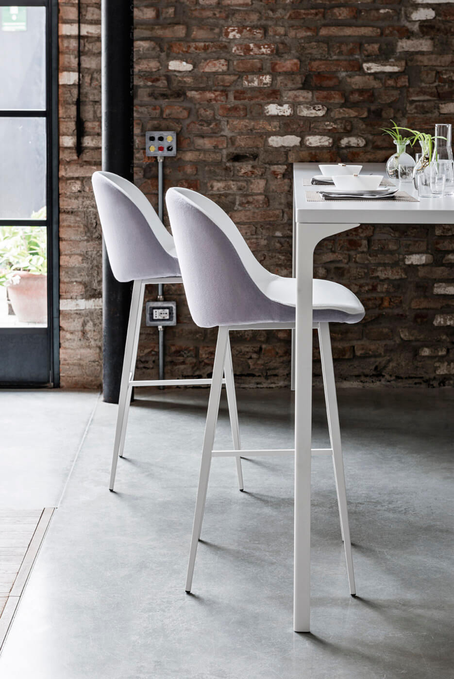 Sonny stool with back shell in gray fabric and seat in white leather