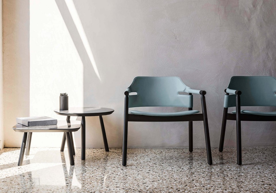 Suite round and square coffee table with black wood legs and black greek cerystalceramic with marble effect top