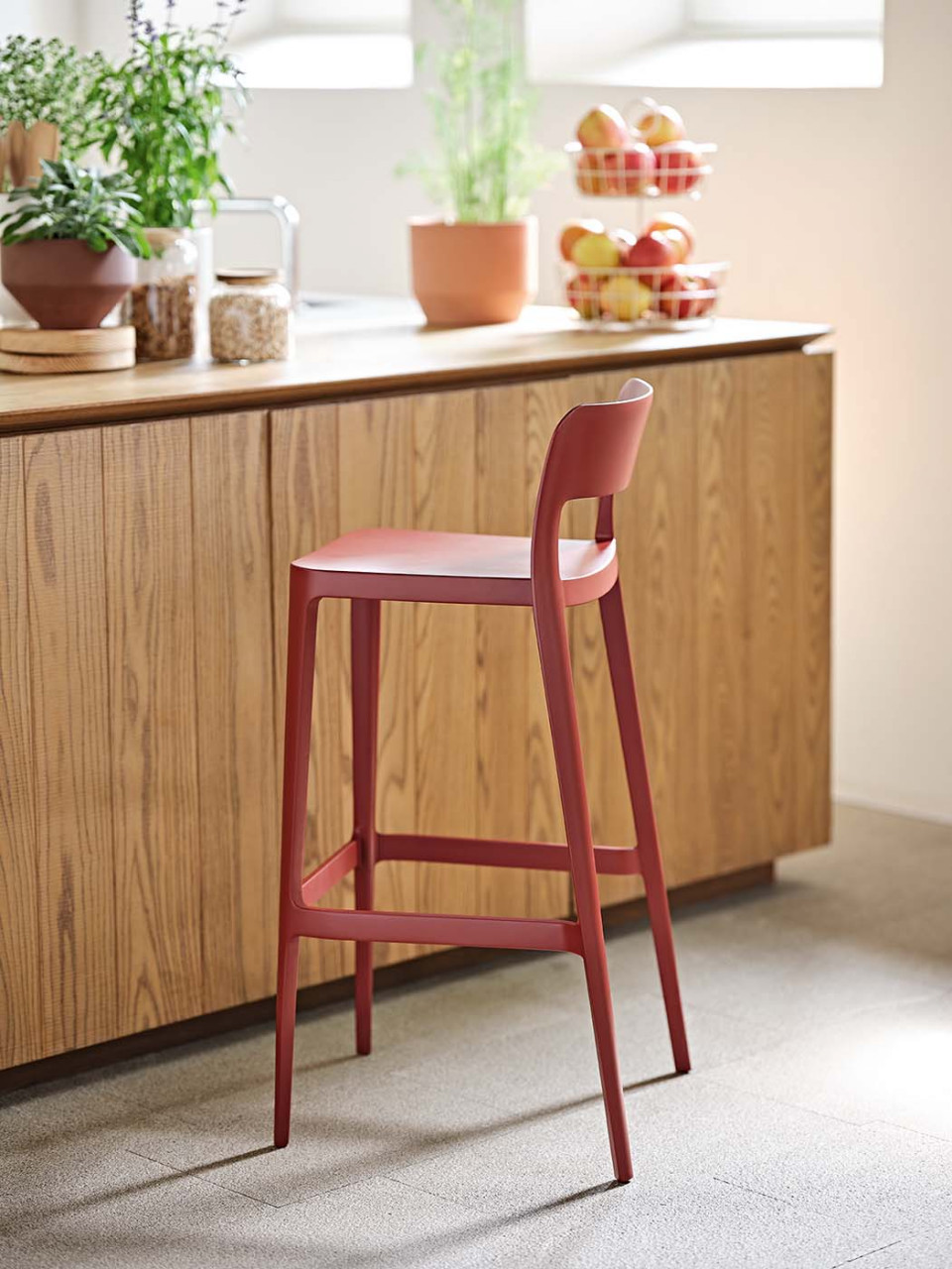 Nenè stool in red polypropylene plastic