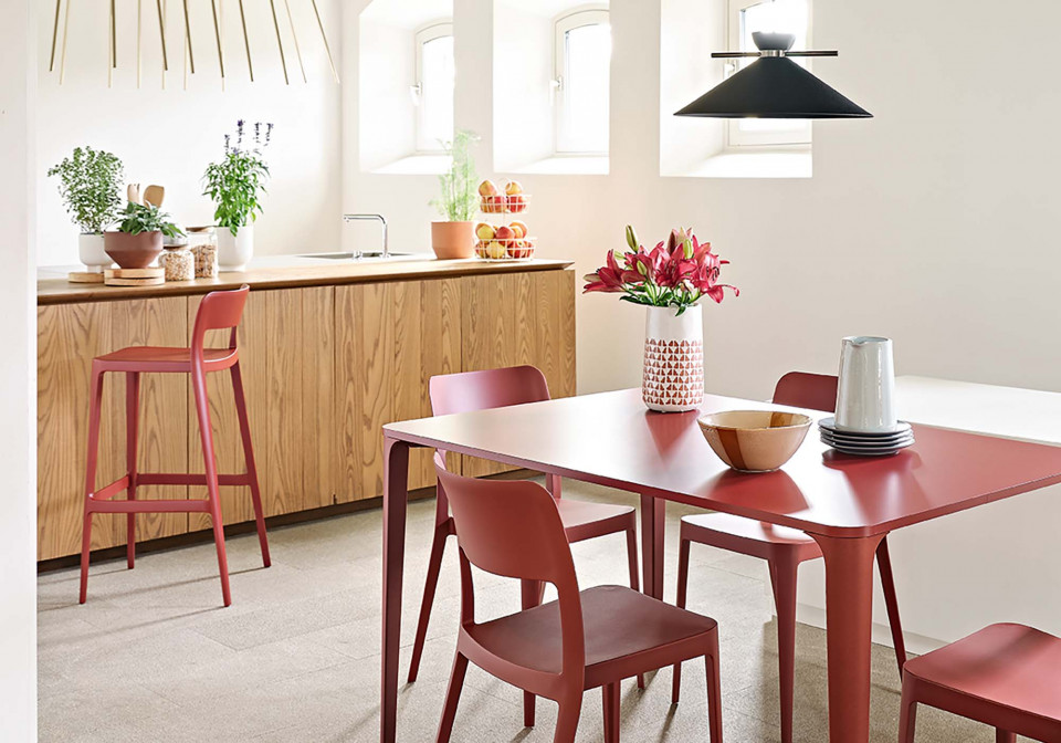 Tabouret de cuisine Nenè en plastique rouge