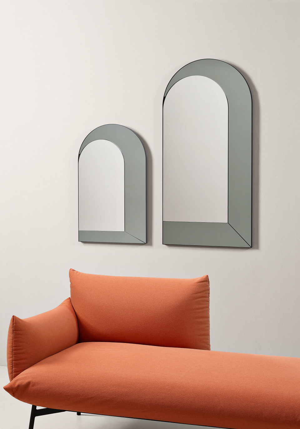 Peek wall mirror