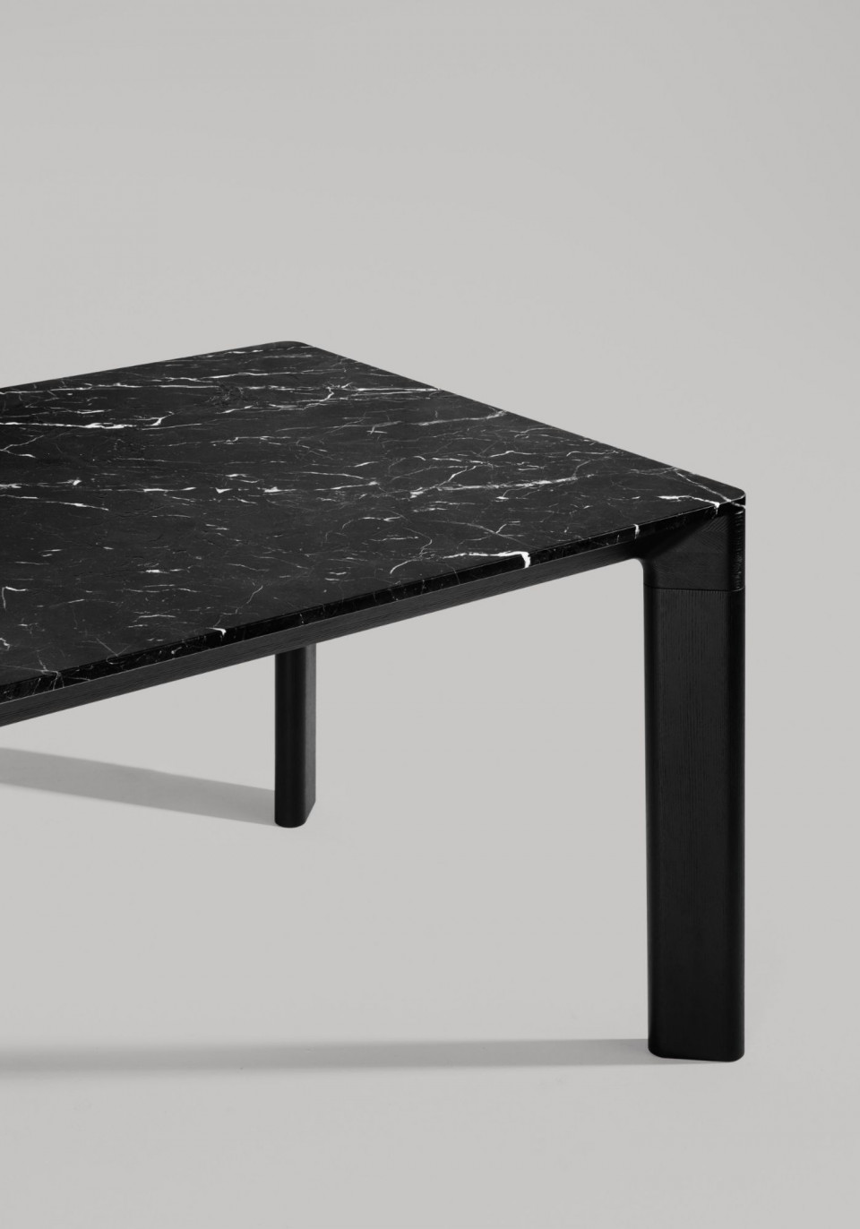 Planum table design Studio Pastina for MIDJ
